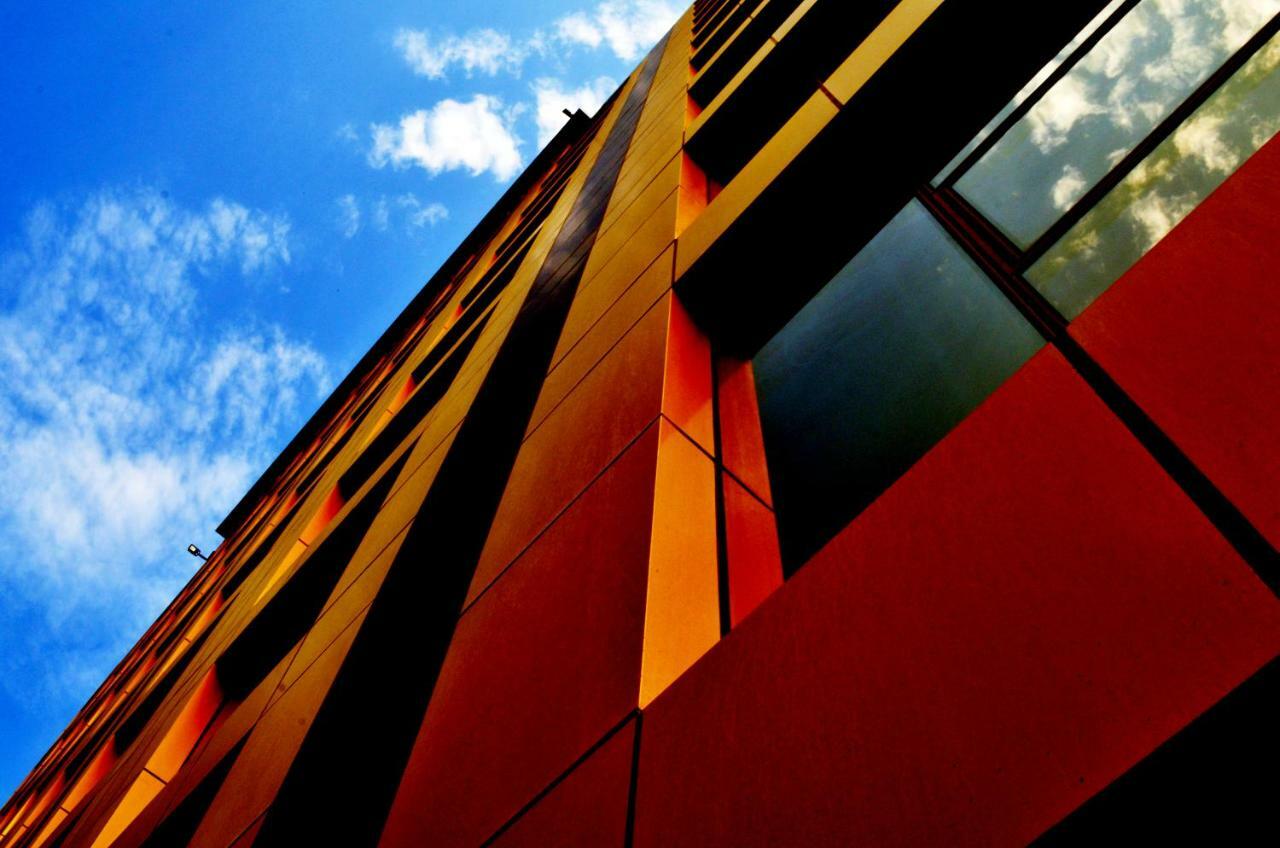 Nooh Tower Appartement Al Hidd Buitenkant foto